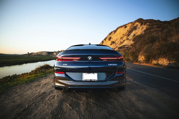 How Can British Women's Fashion Develop Unique Styles?